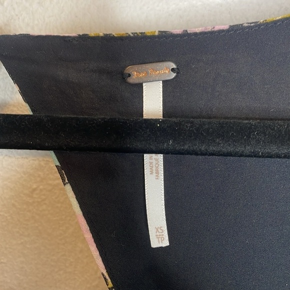 Free People | Mabel Floral Ruched Cropped Fit Size XS - Picture 6 of 8